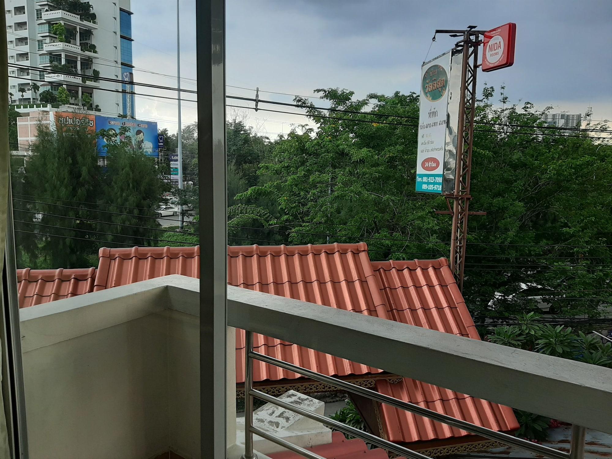 Vanlisut Hotel Ngamwongwan Nonthaburi Luaran gambar