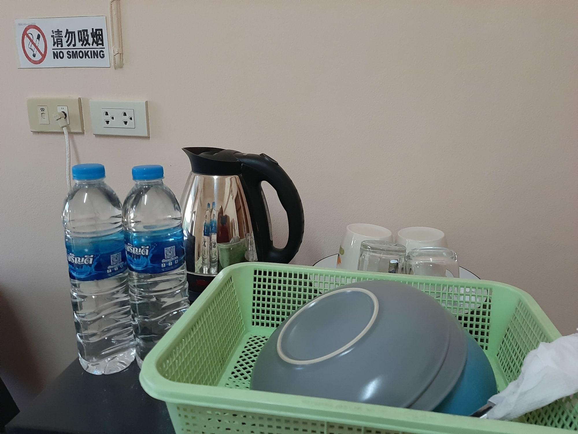 Vanlisut Hotel Ngamwongwan Nonthaburi Luaran gambar